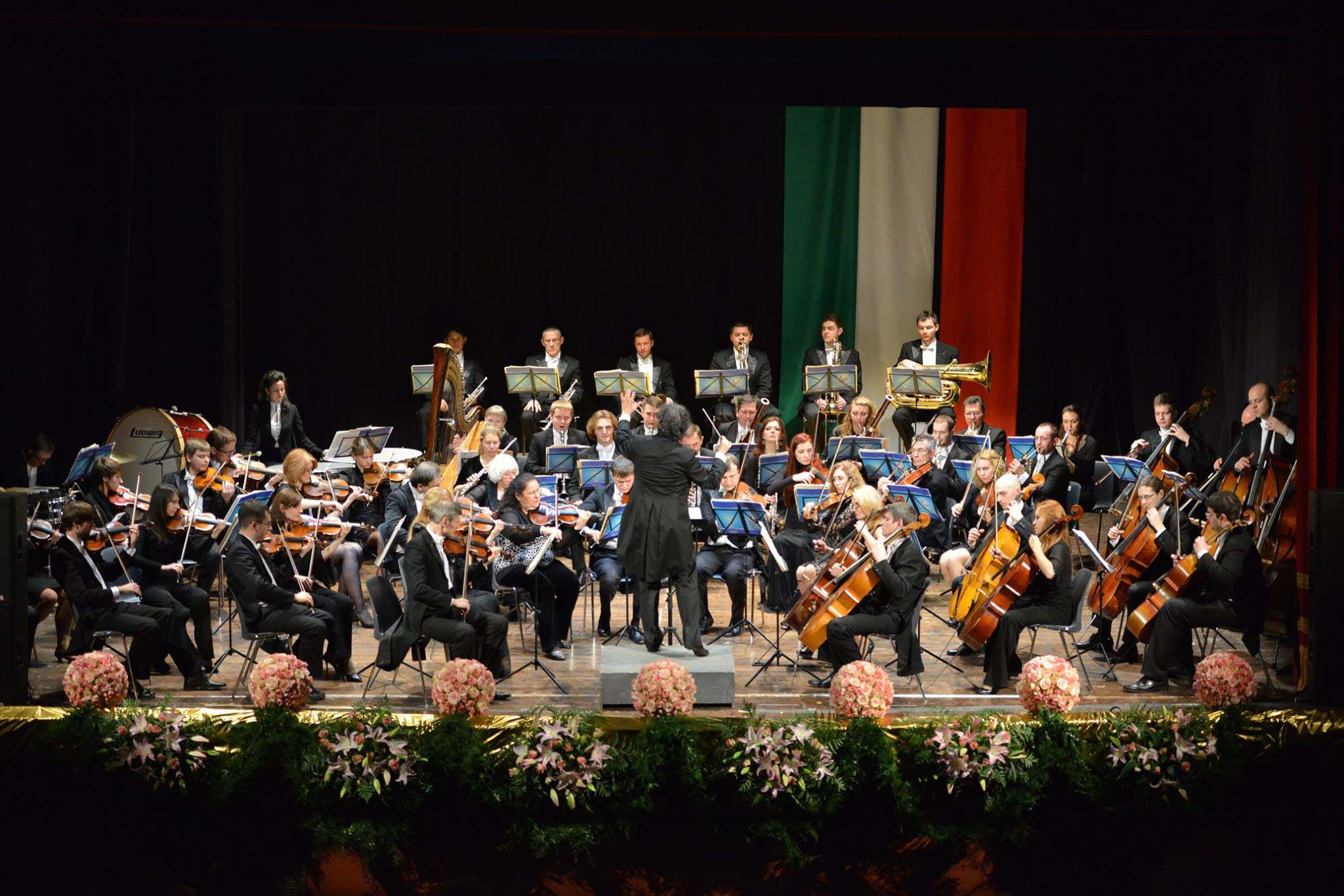 Concerto di Capodanno, The Grand New Year 2017 Concert, Concierto de Fin de Año, Grosse Silvesterkonzert, Le Grand Concert du Nouvel An 2017 au Théâtre Académie de Conegliano